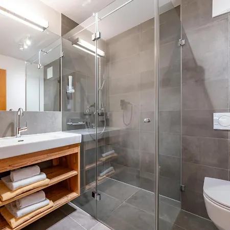 Tauern Mitterwirt 201 アパート *