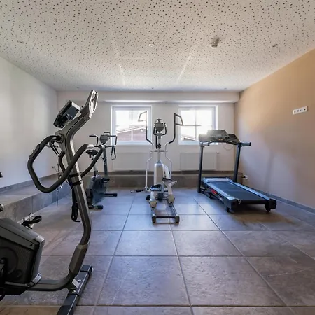 アパート Tauern Mitterwirt 201 ピーゼンドルフ